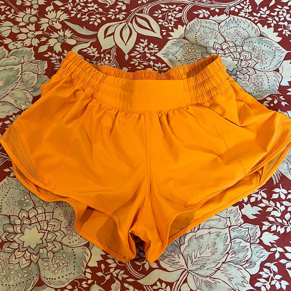 Lululemon Hotty Hot 2.5 low rise